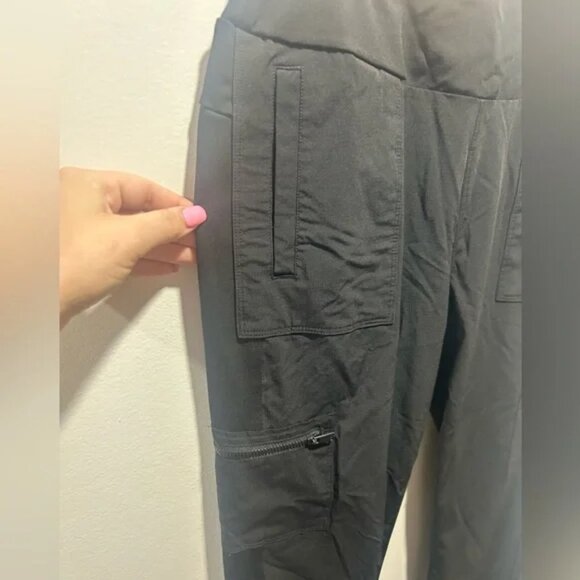 ATHLETIC WORKS size small cargo black pants with lots of pockets - Picture 7 of 8